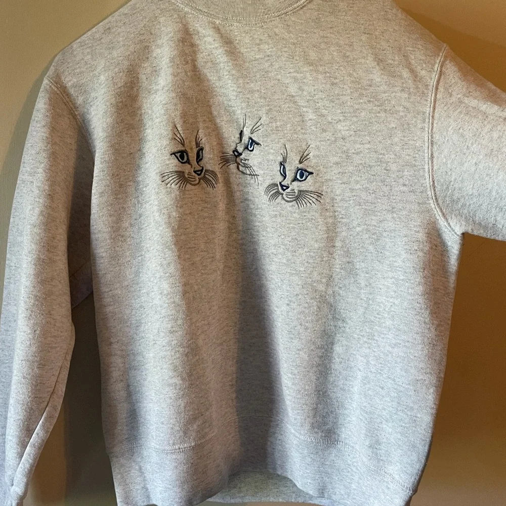 Gray Cat Embroidered Sweatshirt - Picture 1 of 3